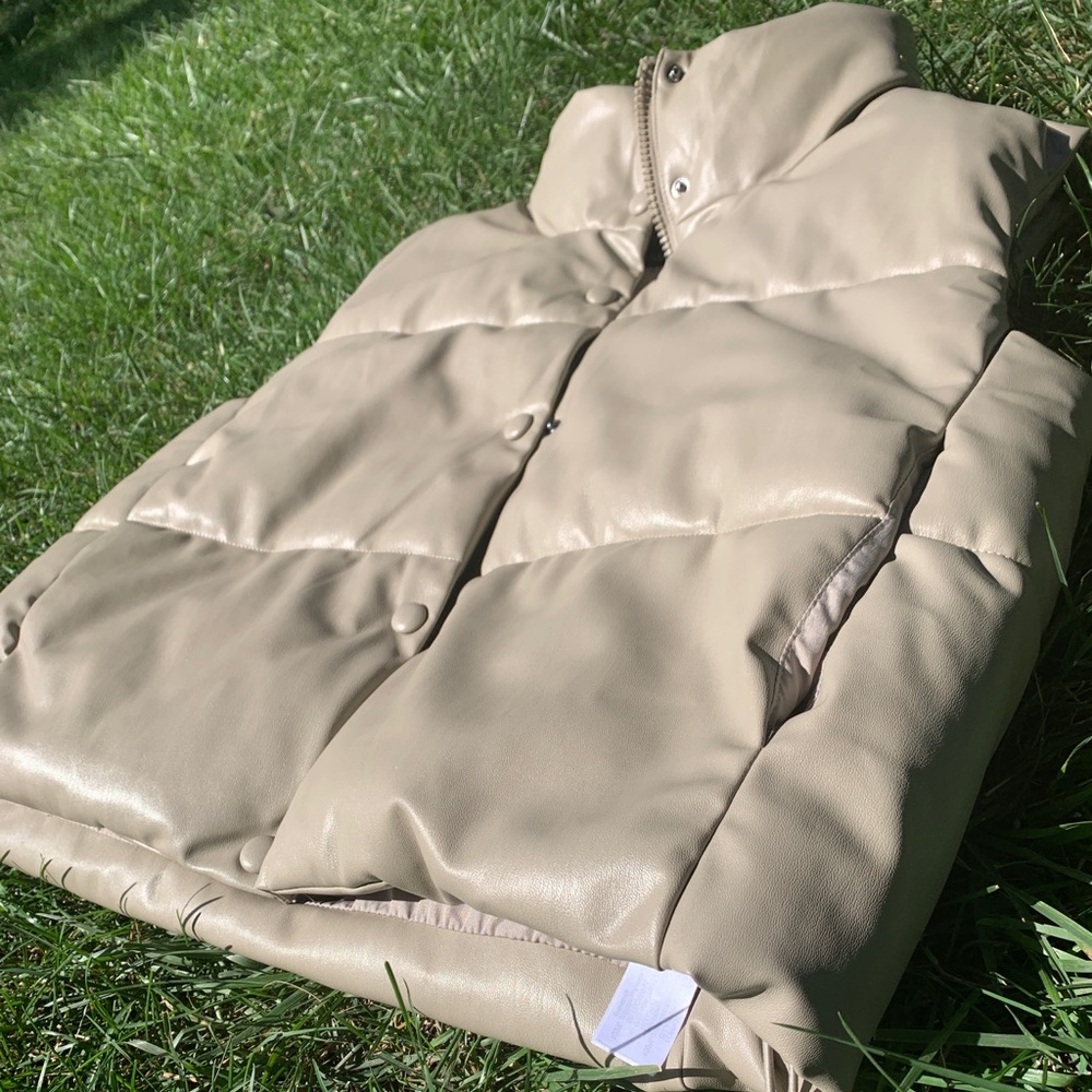 NEW ZARA PUFFER VEST